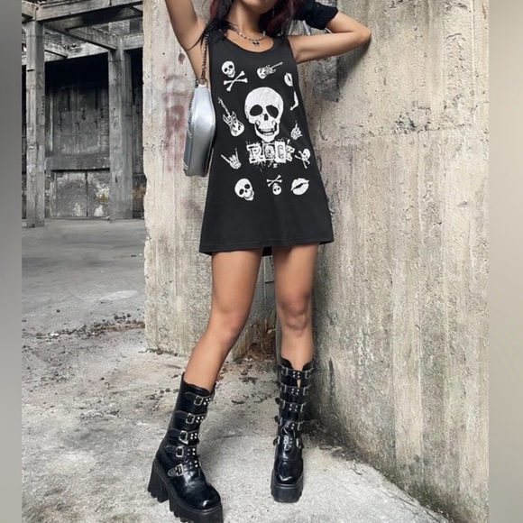 Boutique Tops - Oversized Graphic Tank Top, NWOT